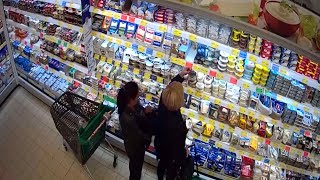 В продуктовом магазине задержали покупательницу за кражу мобильного телефона