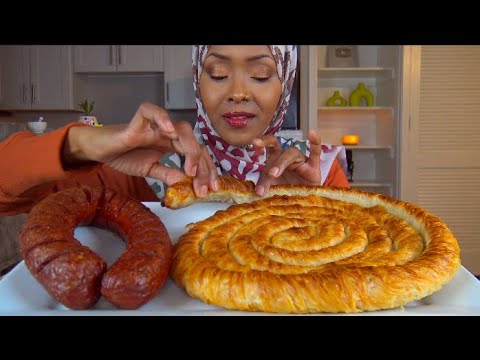 ASMR TURKISH SAUSAGE/SUCUK & Börek * اكل سجق تركي وفطيرة بالجبنة
