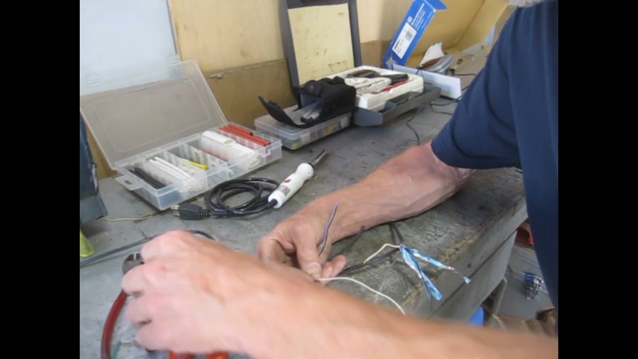 Укоротил кабель своего эхолота Eagle Cuda 168.