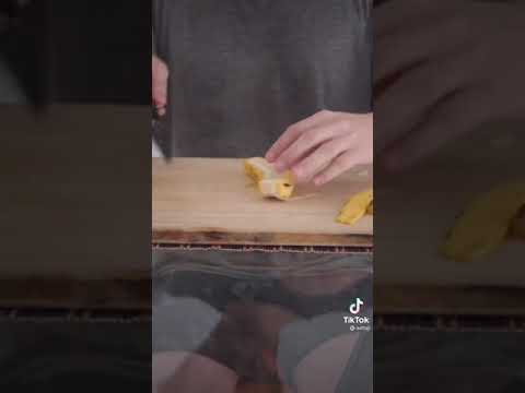 как правильно открыть банан?😁 #shorts