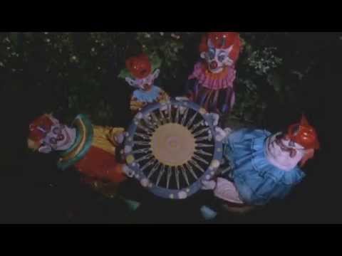 official-trailer:-killer-klowns-from-outer-space-(1988)