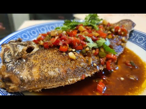 Video: Fried Flounder Na May Mga Dalandan