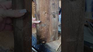 самая красивая часть дверки, кусочки старой доски #своимируками #дерево #дом #декор #создавать #уют