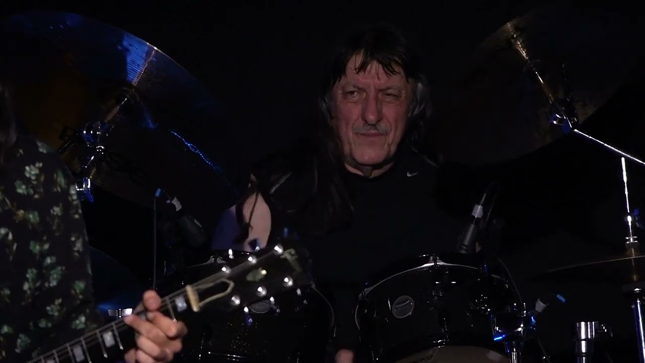 Ten Years After play 