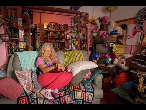 Joyce 360 - Lounge room - Lunatics
