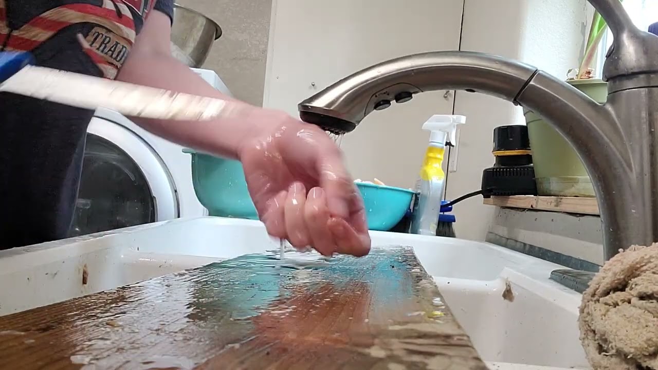 cleaning clams