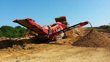 Sandvik QE440 scalping screen processing sand & gravel