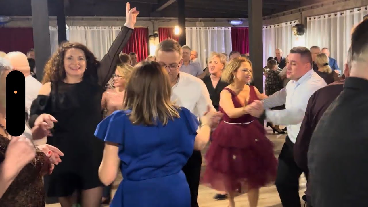 ,,Skowroneczku nie leć w górę”Wspólna zabawa gości z fajną kapelą stwarza wspaniały klimat zabawy