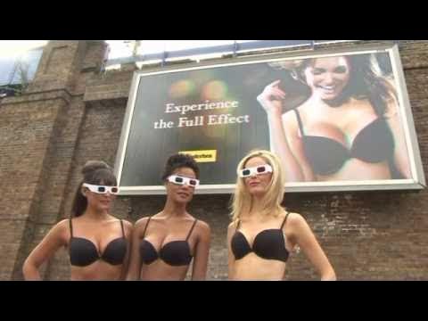 Wonderbra Full Effect 3D Billboard 