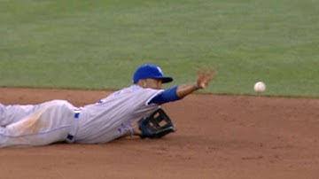 KC@MIN: Escobar lays out for impressive diving play