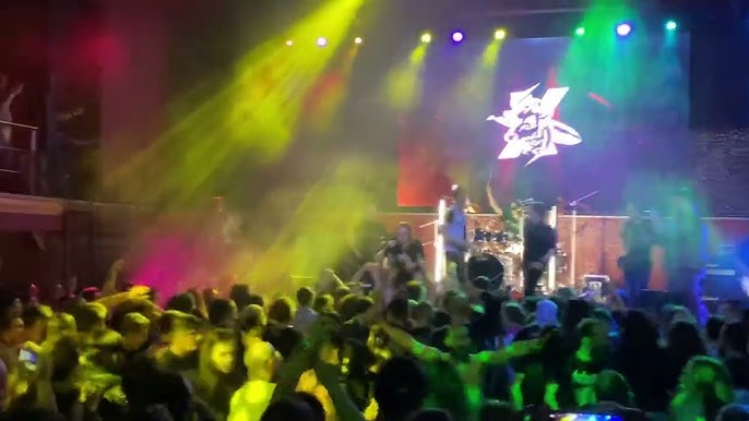 Орыс тілінде гей әкелер мен ұлдар туралы порно комикс