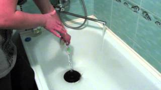 Как почистить засор с помощью вантуза(В коротком видео показан принцип очистки забившейся трубы ванной., 2015-12-10T22:30:32.000Z)