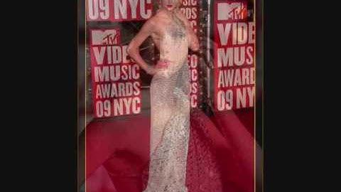 Video Music Awards 2009 - Taylor Swift Red Carpet Arrivals