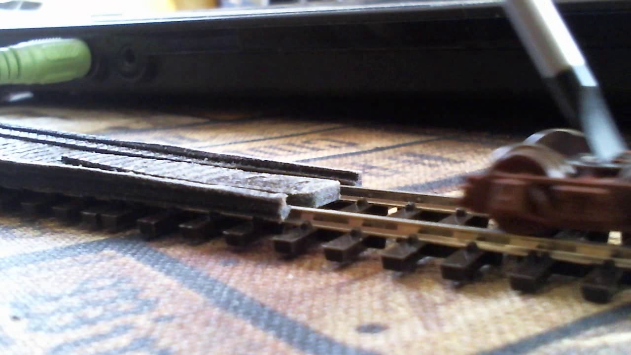 HOn3 rerailer ramp test - YouTube