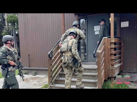 Man dies in gunbattle with rangers at Yellowstone - YouTube