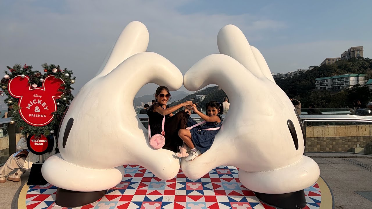 Hongkong- Vertical Train Peak Tram and Victoria Harbour 