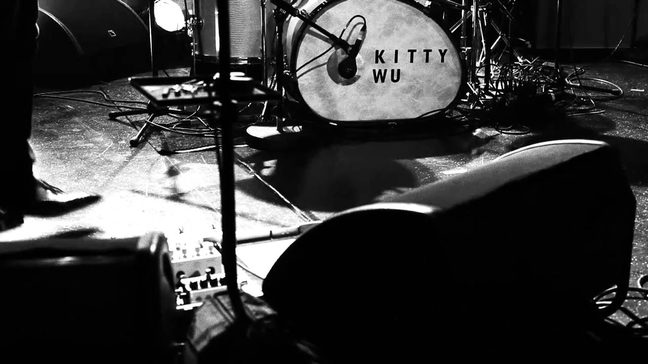 KITTY WU // GOLD CHAIN