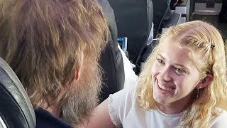 15YearOld Girl Uses Sign Language to Help Blind Deaf Man on Flight