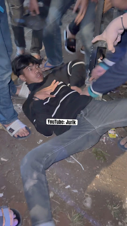 Beginilah ekspresi orang kesurupan saat mau di sadarkan oleh om san san jeh @Jurik-1