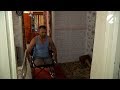 Астраханец без обеих ног пытается доказать право на инвалидность и получить коляску