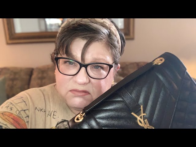 YSL ENVELOPE BAG IN THE MEDIUM SIZE FULL REVIEW 2021/What fits, Mod Shots 