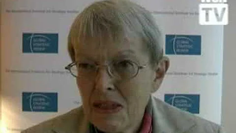Elizabeth Pond On the future developments in the B...
