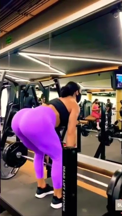 Nora Fatehi Breast Workout in Gym Video 2018