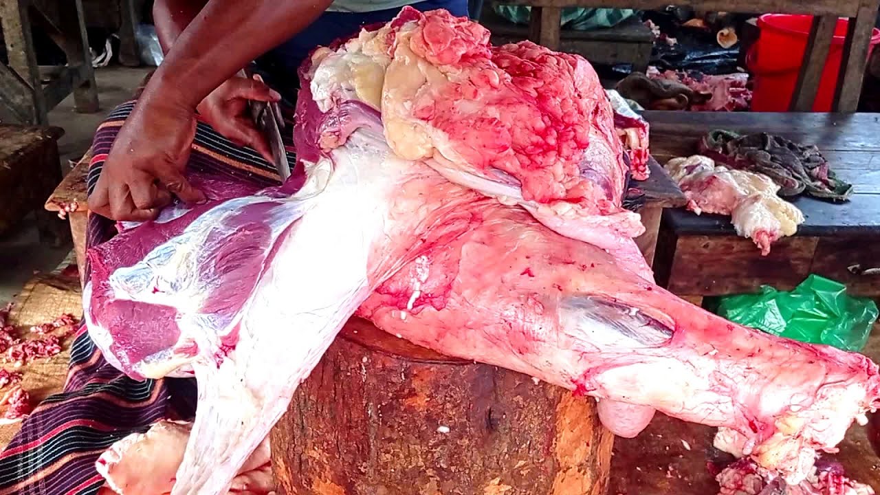 Fastest beef cutting by traditional butcher, Best meat cutting knife skills, How to cutting cow leg.