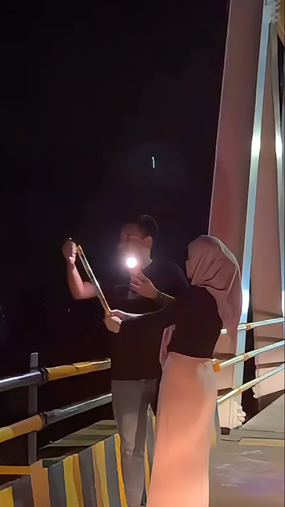 Romantis dan Seru! Putri Isnari & Bang Azis Main Petasan di Malam Tahun Baru #puzis #shorts