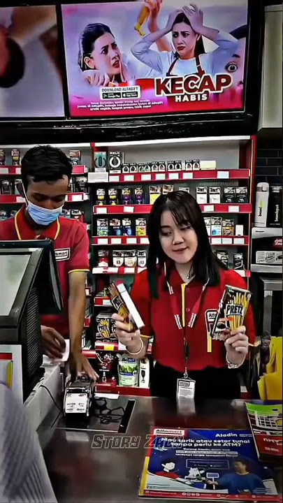 kayes cosplay jadi kasir Alfamart