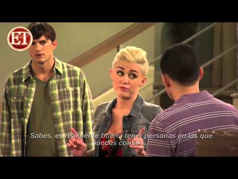 Detrás de Escena - Dos Hombre Y Medio - Miley Cyrus (Subtitulos Español)