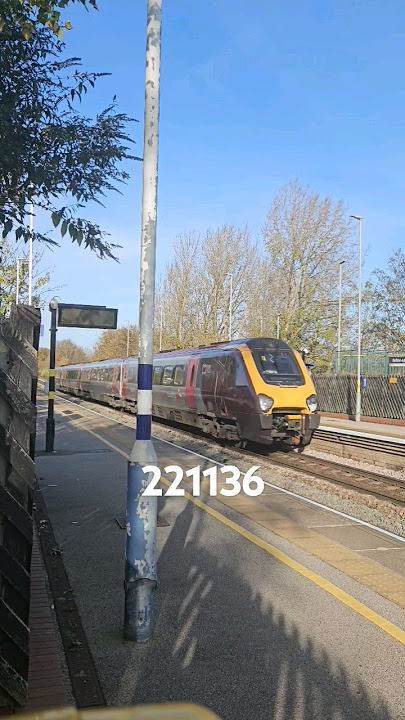 Xc 221136 Bolton upon Dearne #train #trainspotting #railway #locomotive #crosscountrytrains