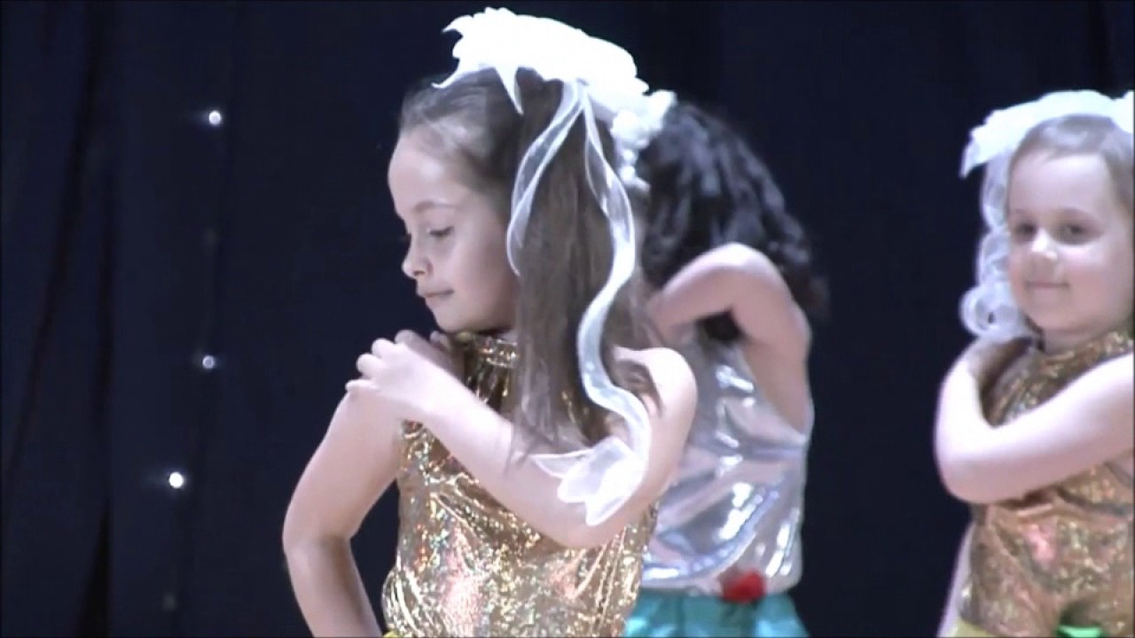 Флешмоб 2017 в ДК на последнем звонке г. Ейск Лукашенко О. А.