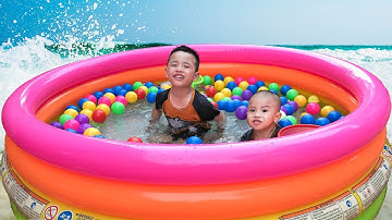 Trò Chơi Bắt Cá Và Tắm Bóng Màu Sắc Trong Bể Bơi ❤ Min Min TV ❤