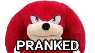 Sonic pranks Knuckles