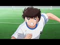 Tsubasa ozora hace un gol tiro combinado