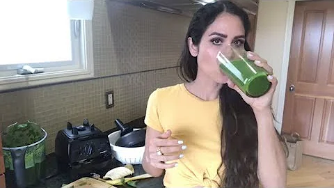 Glowing Green Smoothie (GGS) [KIm Cooks LIve + Q&A]