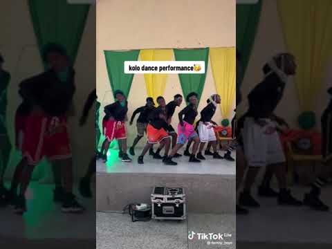 Kolo dance performance