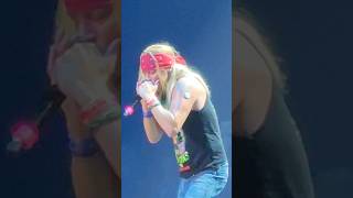 Bret Michaels going crazy on the harmonica #music