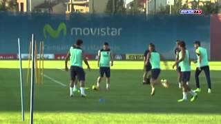 Lionel Messi Tries To Nutmeg Dani Alves But He Failed