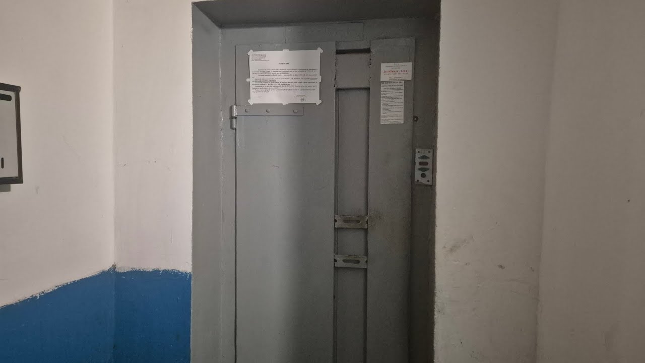 Old IFMA traction elevator at Strada Unirii, block 2, sc.1, Târgu Jiu, Romania