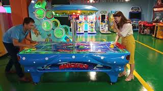 the classical UFO air hockey screenshot 1