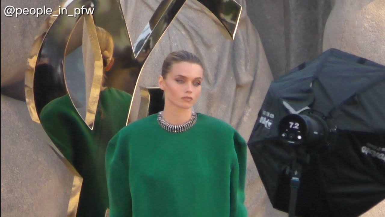 Abbey Lee Kershaw - Saint Laurent SS26 fashion show in Paris - 29.09.2025