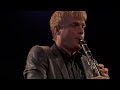 Capture de la vidéo Fröst conducts and plays Mozart's Clarinet Concerto in A Major K. 622