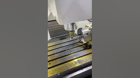 CNC machining center with 4 axes