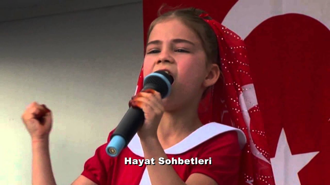 İstiklal Marşını hiç böyle dinlemediniz - Küçük kardeşimize kulak verin