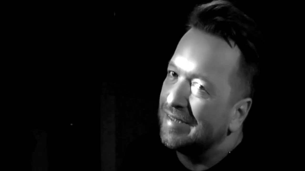 Девушка пела в церковном хоре - YouTube