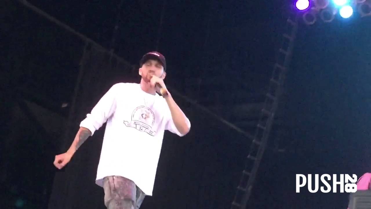 Evan Barlow Performs at Shaggfest