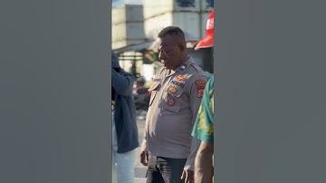 Ayo jalan ke pasar mama di Pelabuhan Pomako #papua #polri #timika #divhumasmabespolri