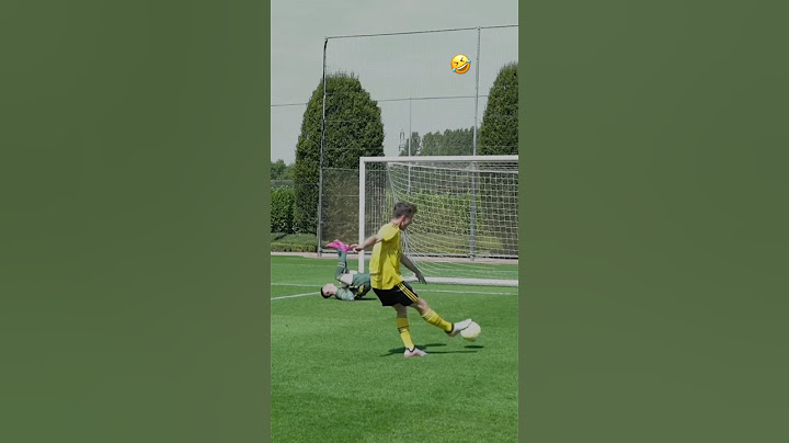 Goalkeeper gets tricked at Arsenal Training Ground 🤣⚽️ #arsenal #streetpanna